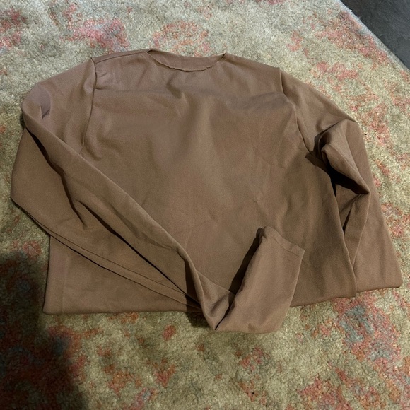 SKIMS ESSENTIAL CREW NECK LONG SLEEVE BODYSUIT in Sienna S/M - Picture 4 of 4